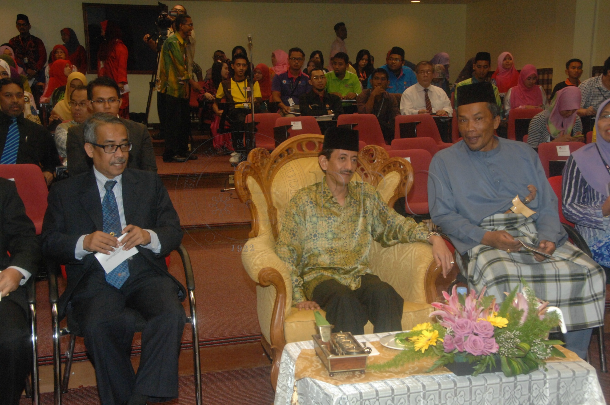 PRO 14 33 WACANA FBA 0115